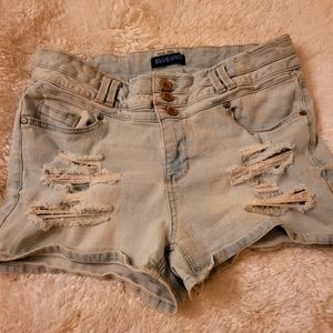 Bluespice distress shorts